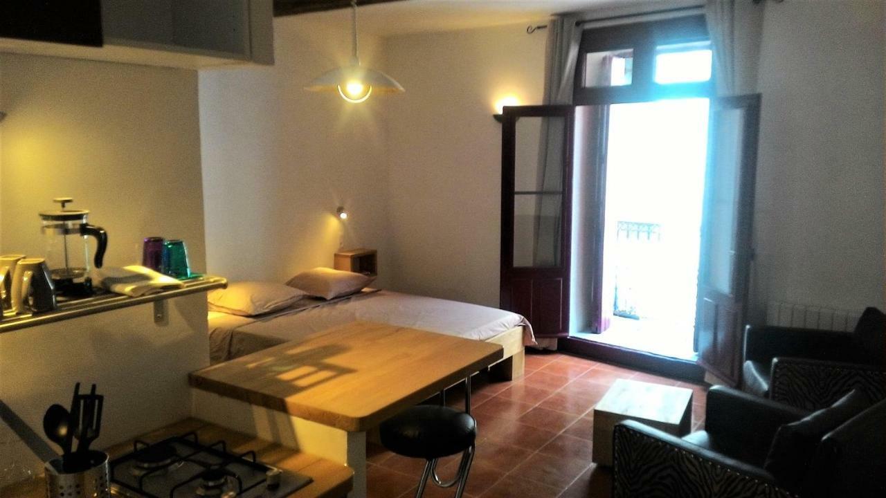 Les Studios De St Guilhem Saint-Guilhem-le-Desert Εξωτερικό φωτογραφία