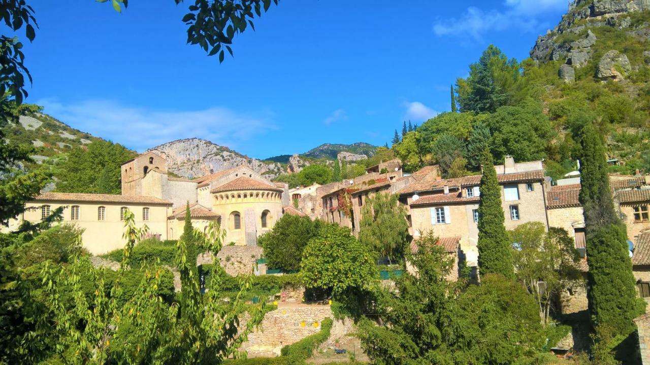 Les Studios De St Guilhem Saint-Guilhem-le-Desert Εξωτερικό φωτογραφία